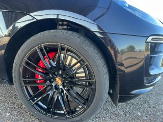 Porsche Macan Turbo 2021