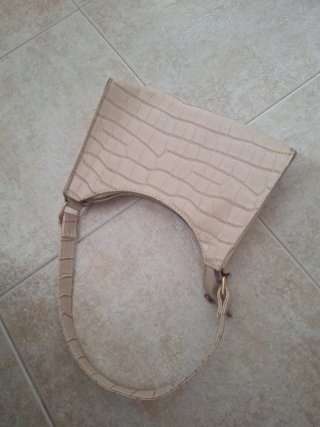 Bolso beige estampado cocodrilo