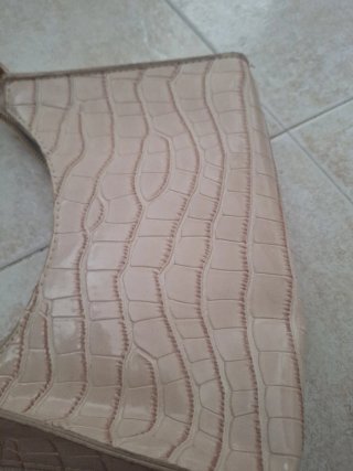 Bolso beige estampado cocodrilo