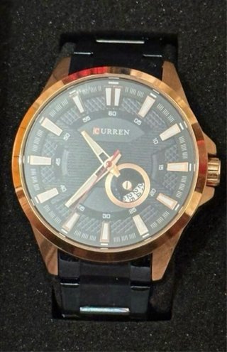 Reloj Curren Negro y Dorado