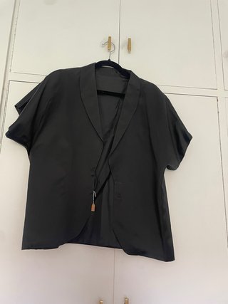 Chaqueta raso negra mujer manga corta