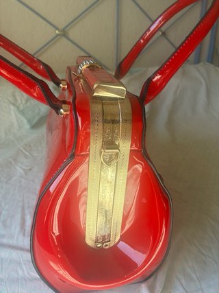 Bolso de mano rojo para eventos