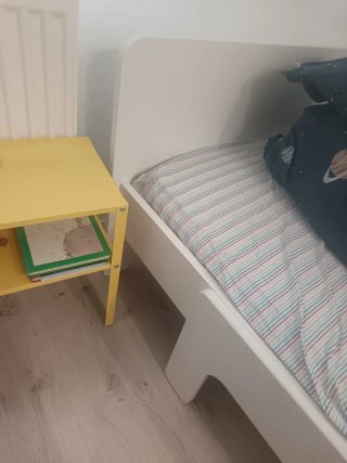 Cama extensible infantil IKEA con colchón y cajón