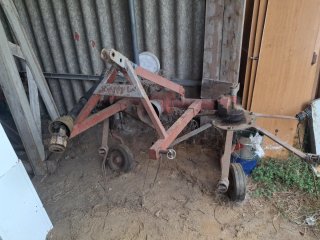 Rastrillo hilerador agrícola