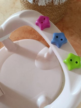 Asiento rosa para bebé para bañera o ducha