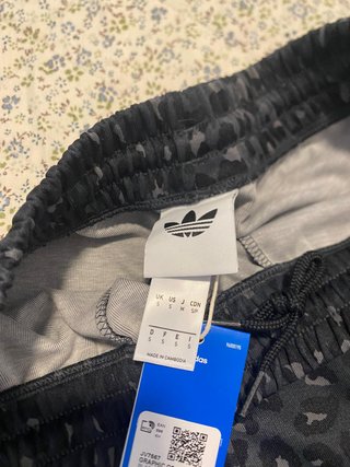 Pantalón corto Adidas estampado leopardo
