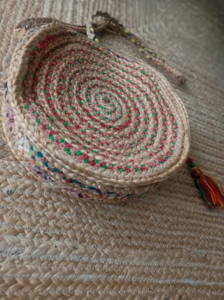 Bolso redondo tejido multicolor