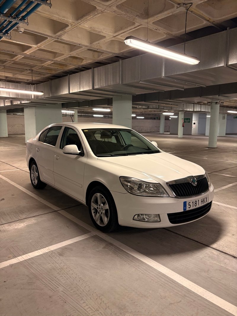 Skoda Octavia 2012 - foto 1