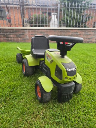 Tractor Juguete Claas sin Pedales con Remolque