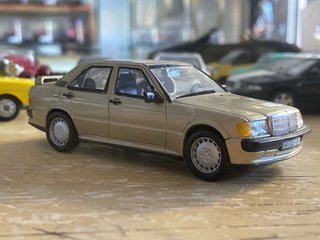 Mercedes 190 E scala 1:43 no box