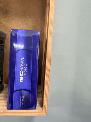 Perfume Kenzo Indigo Azul y Blanco