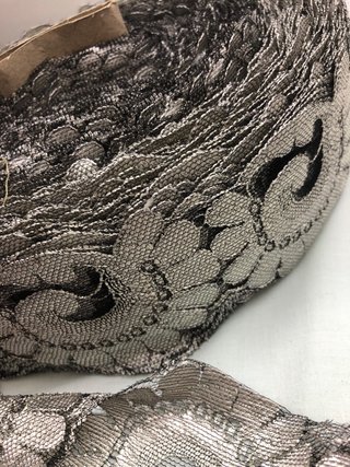 Cinta encaje  y seda natural gris perla altacostur