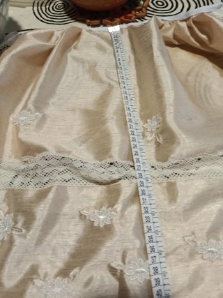 Manteleta huertana beige y blanco
