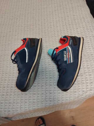 Zapatillas de seguridad sparco azul y rojo