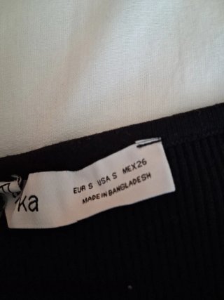 Vestido Bershka preto decote coração Y2K