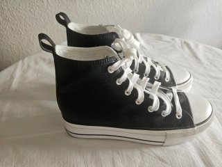 Zapatillas abotinadas mujer negras