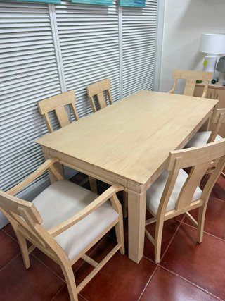 Mesa de comedor con 6 sillas