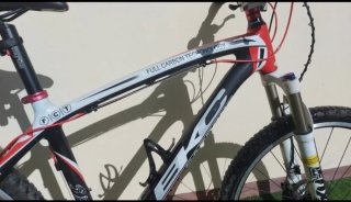 Bicicleta de carbono BKC
