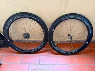 Llantas de carbono Volans para carretera