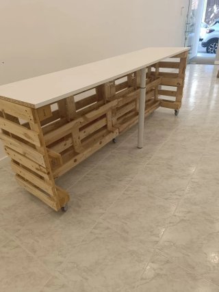 Mostrador de madera para tienda