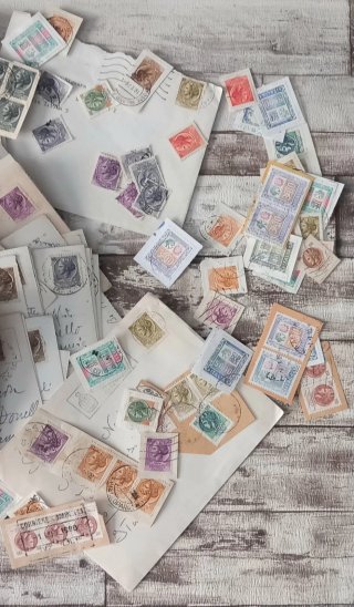 LOTTO OLTRE 1000 FRANCOBOLLI SIRACUSANA ITALIA