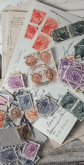 LOTTO OLTRE 1000 FRANCOBOLLI SIRACUSANA ITALIA