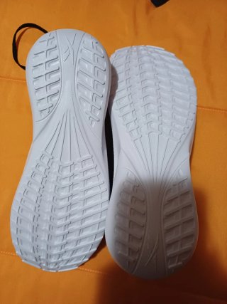 Tênis Reebok Preto e Branco