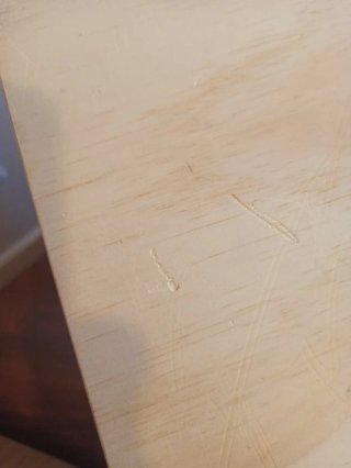 Estanterías de madera.
