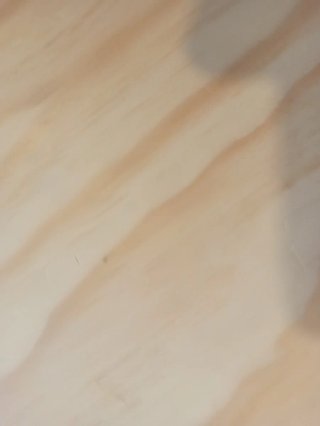Estanterías de madera.