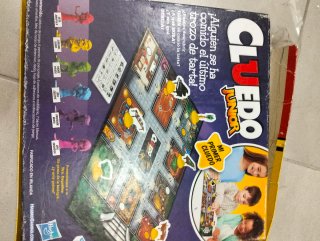 Pack de juegos de mesa variados.