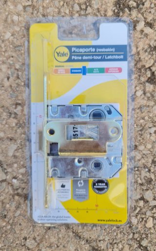 Manivela de puerta Yale y Inspire Arosa