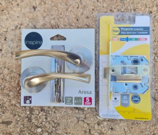 Manivela de puerta Yale y Inspire Arosa