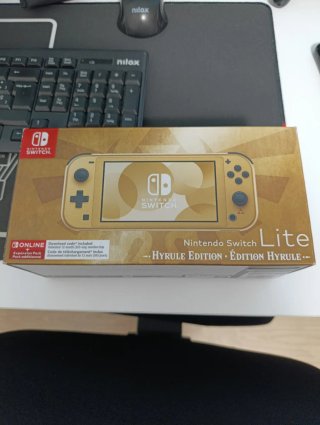 Nintendo Switch Lite Edición Zelda Dorada