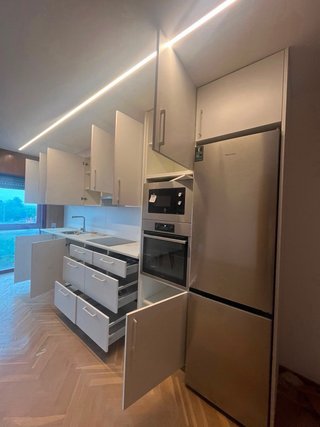 Cocina completa con electrodomésticos | 4,2 m |