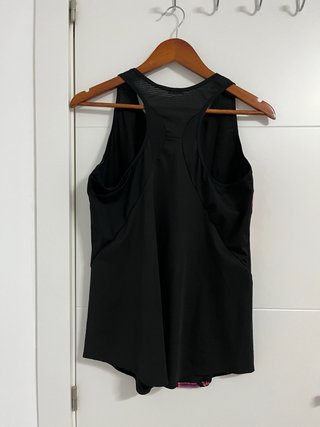 Camiseta Domyos Negra y Rosa