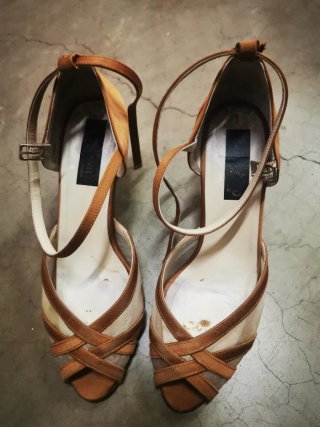 Zapatos de baile tacón beige y marrón