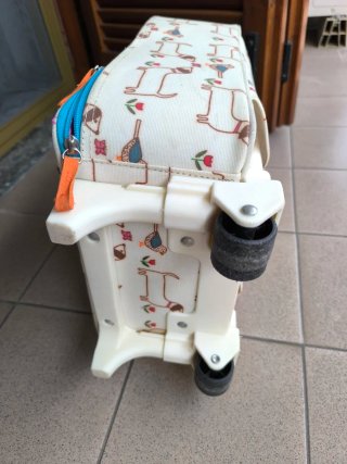 Trolley bambino con cani e uccellini