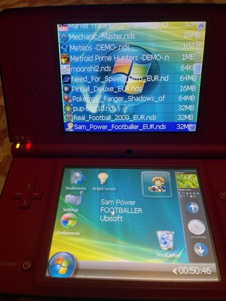 Nintendo DSi Roja con Tarjeta EZ-Flash