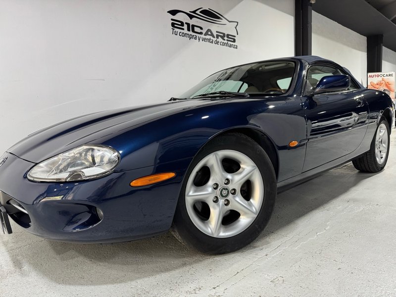 Jaguar XK8 Cabrio - foto 1