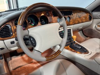 Jaguar XK8 Cabrio