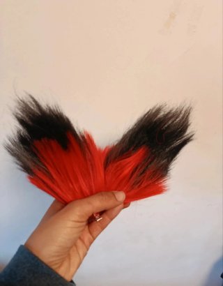 Peluca Alastor roja y negra