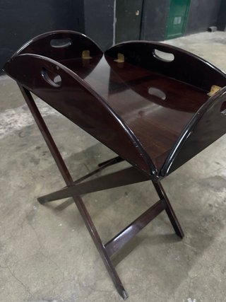 Mesa camarera plegable de madera