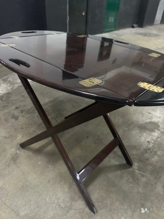 Mesa camarera plegable de madera