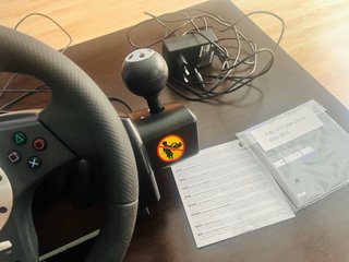 Volante y Pedales Logitech