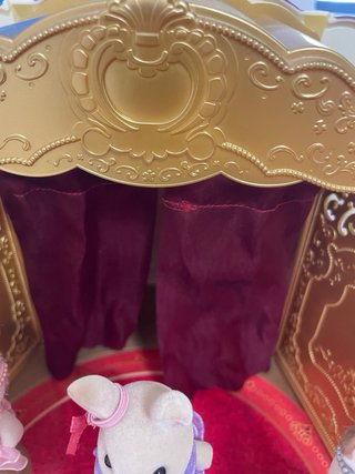 Teatro Sylvanian Families con figuras