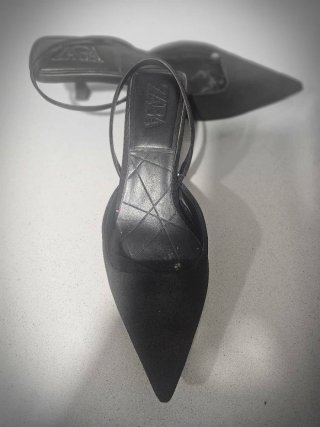 Zapatos destalonados Zara negros