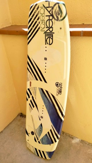 Wakeboard Hyperlite Greg Nelson Desig sin fijacion