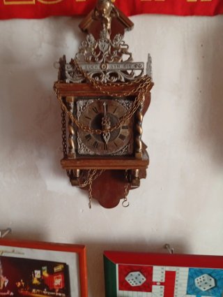 Reloj de pared antiguo