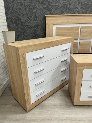 Conjunto dormitorio madera y blanco - Envio Gratis