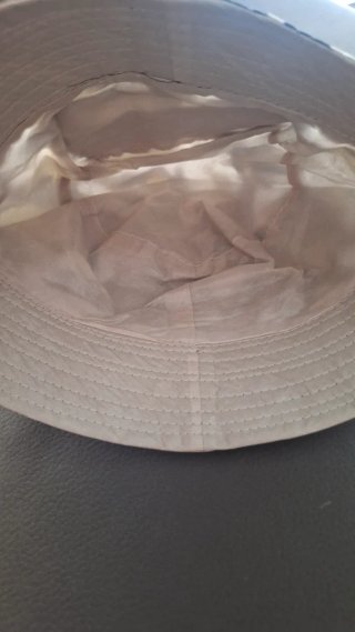 Sombrero camuflaje con bolsillo cremallera